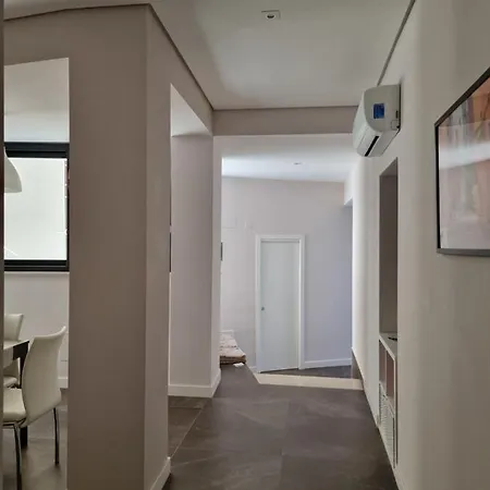 The White Domus Apartment