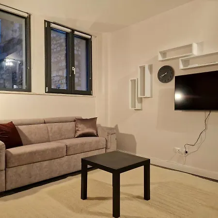 Apartment The White Domus *