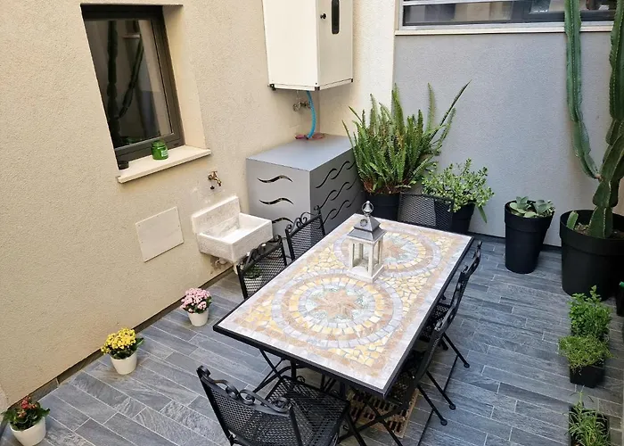 The White Domus Apartmán