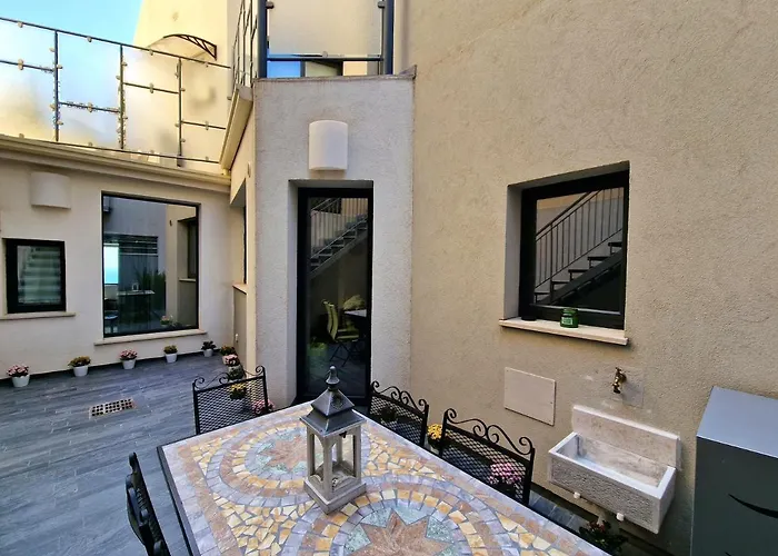 The White Domus Apartmán
